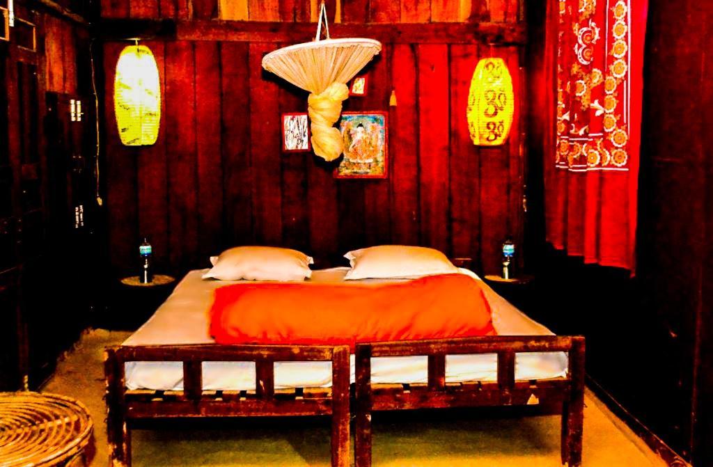 Shanta Ghar A Rustic Guesthouse Chitwan Buitenkant foto