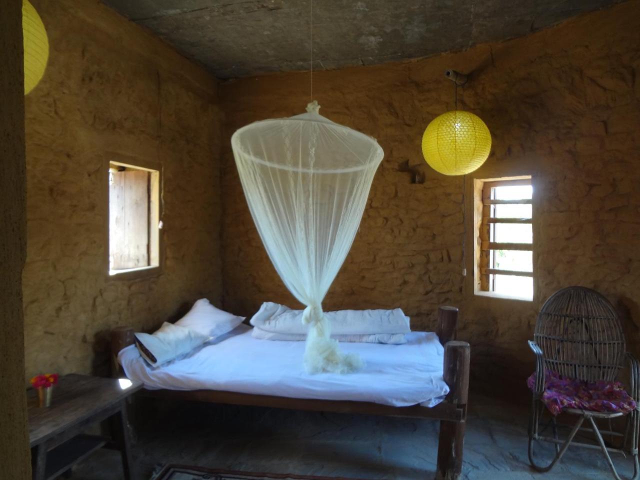 Shanta Ghar A Rustic Guesthouse Chitwan Buitenkant foto