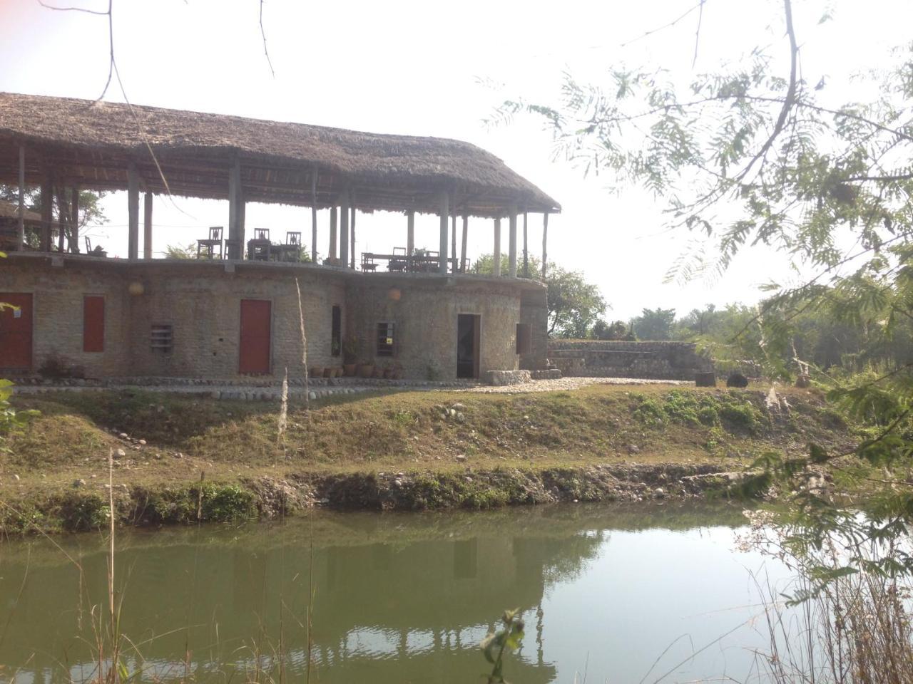 Shanta Ghar A Rustic Guesthouse Chitwan Buitenkant foto