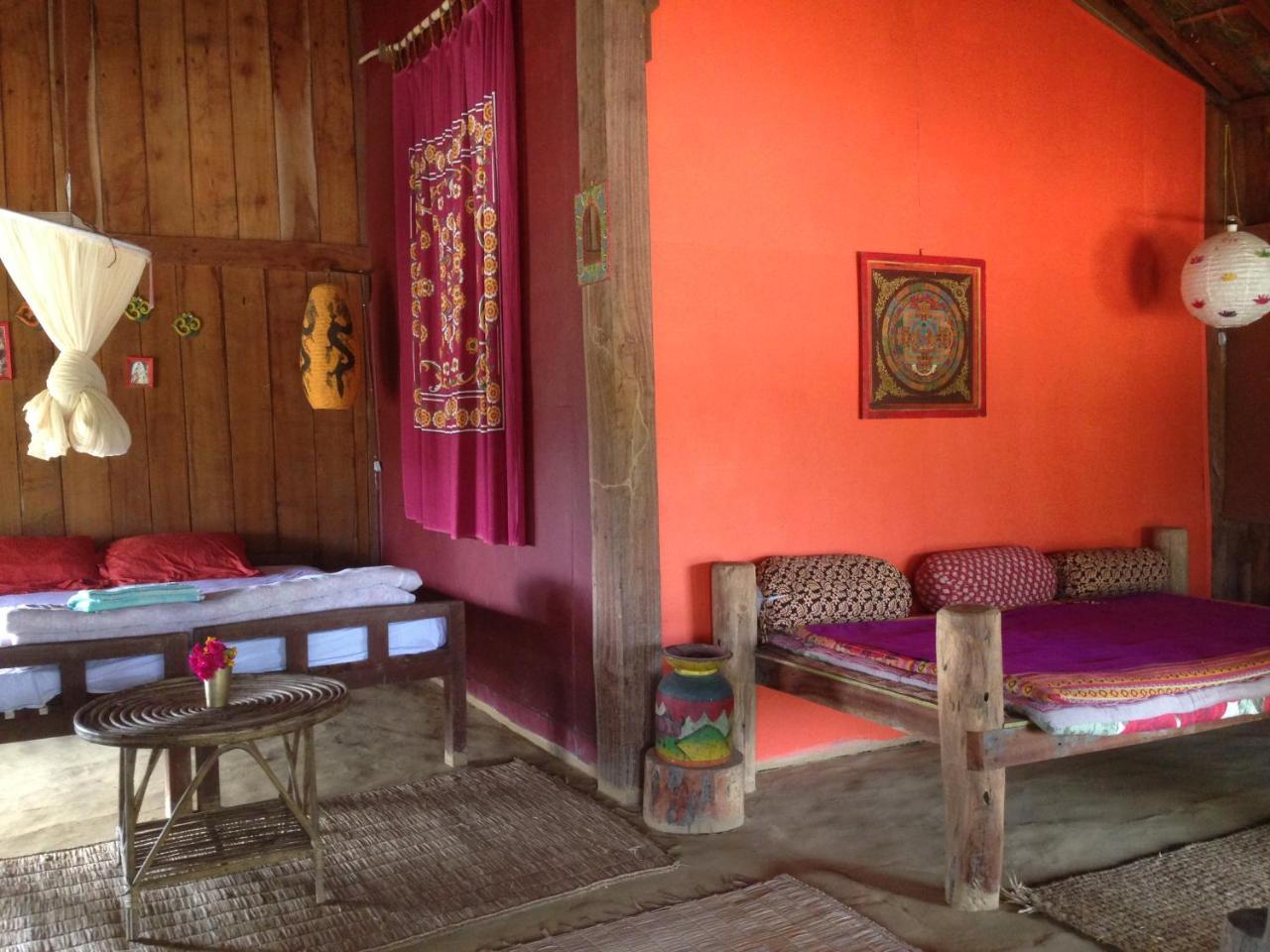 Shanta Ghar A Rustic Guesthouse Chitwan Buitenkant foto
