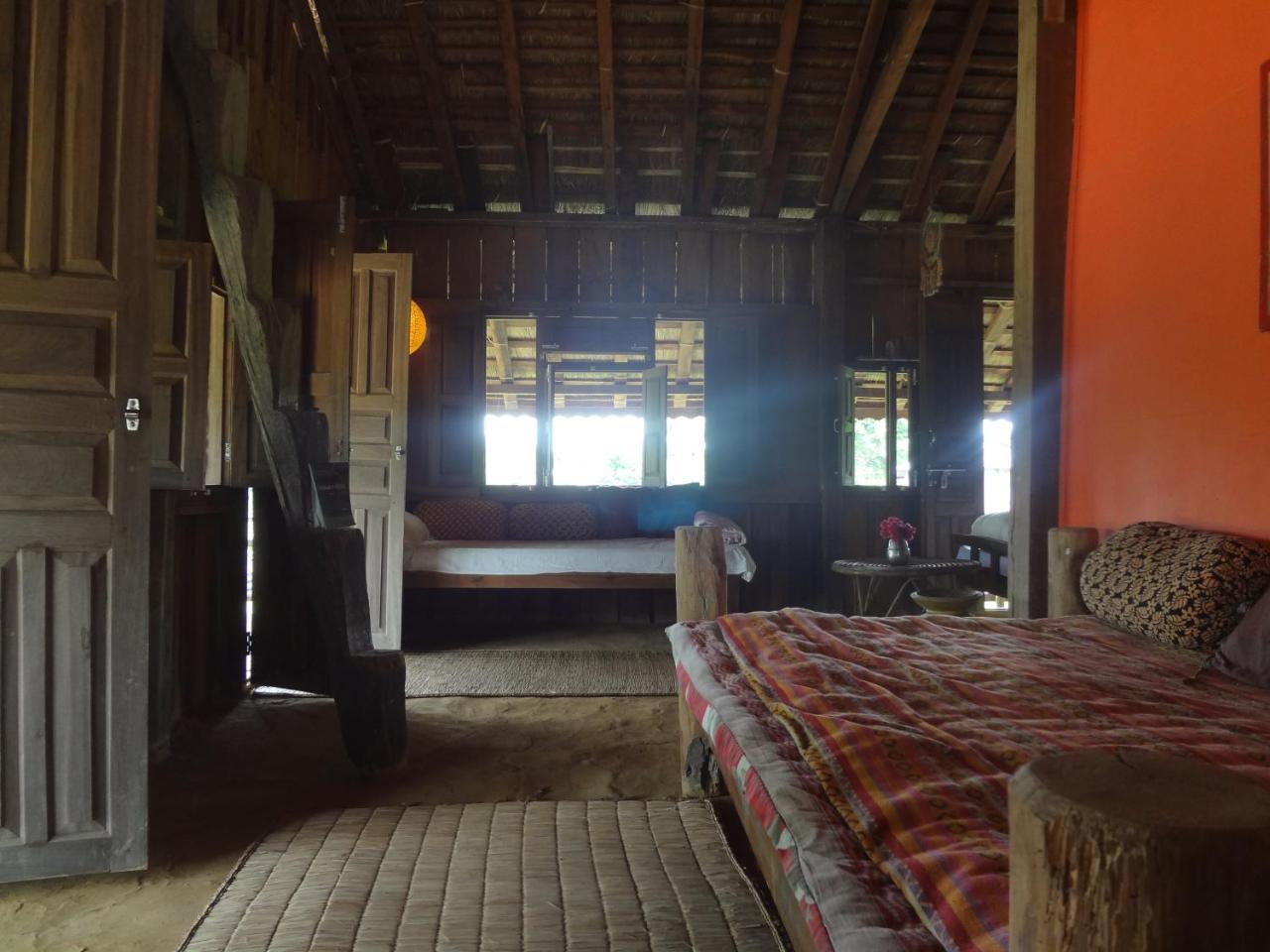Shanta Ghar A Rustic Guesthouse Chitwan Buitenkant foto